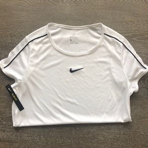 Nike women’s shirt
